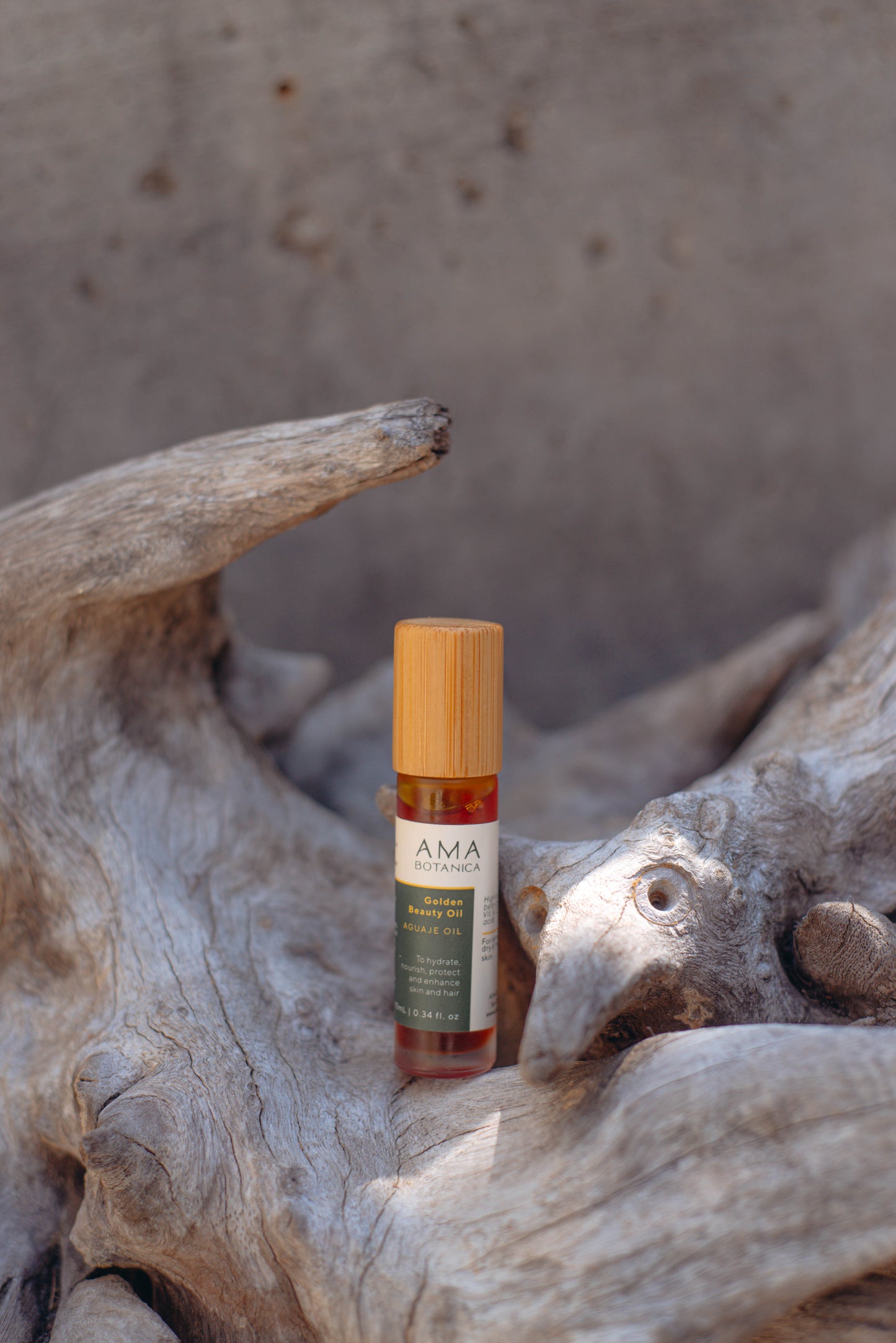 AMA Golden Beauty Oil Roll-On 10 mL for Lips